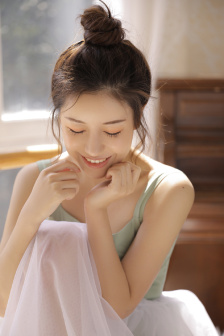 《漂亮的女邻居》hd在线观看